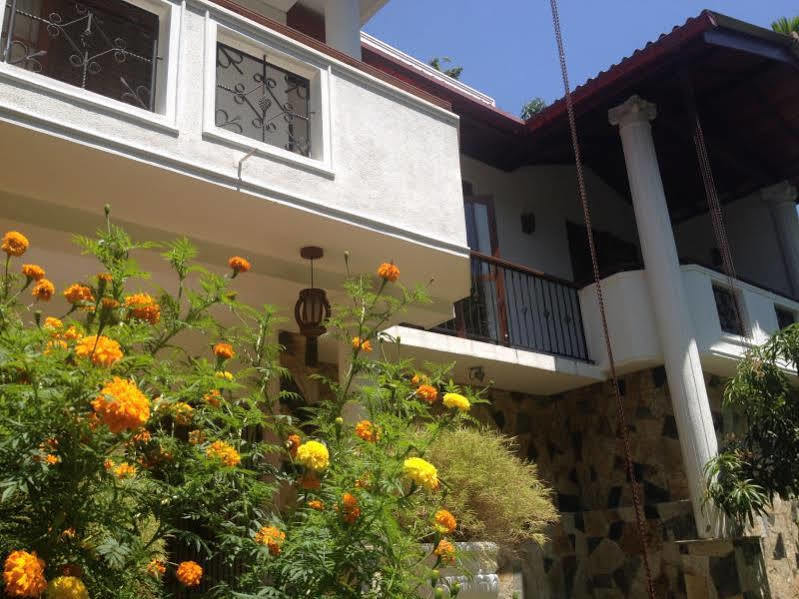 Villa Royce Kandy Buitenkant foto